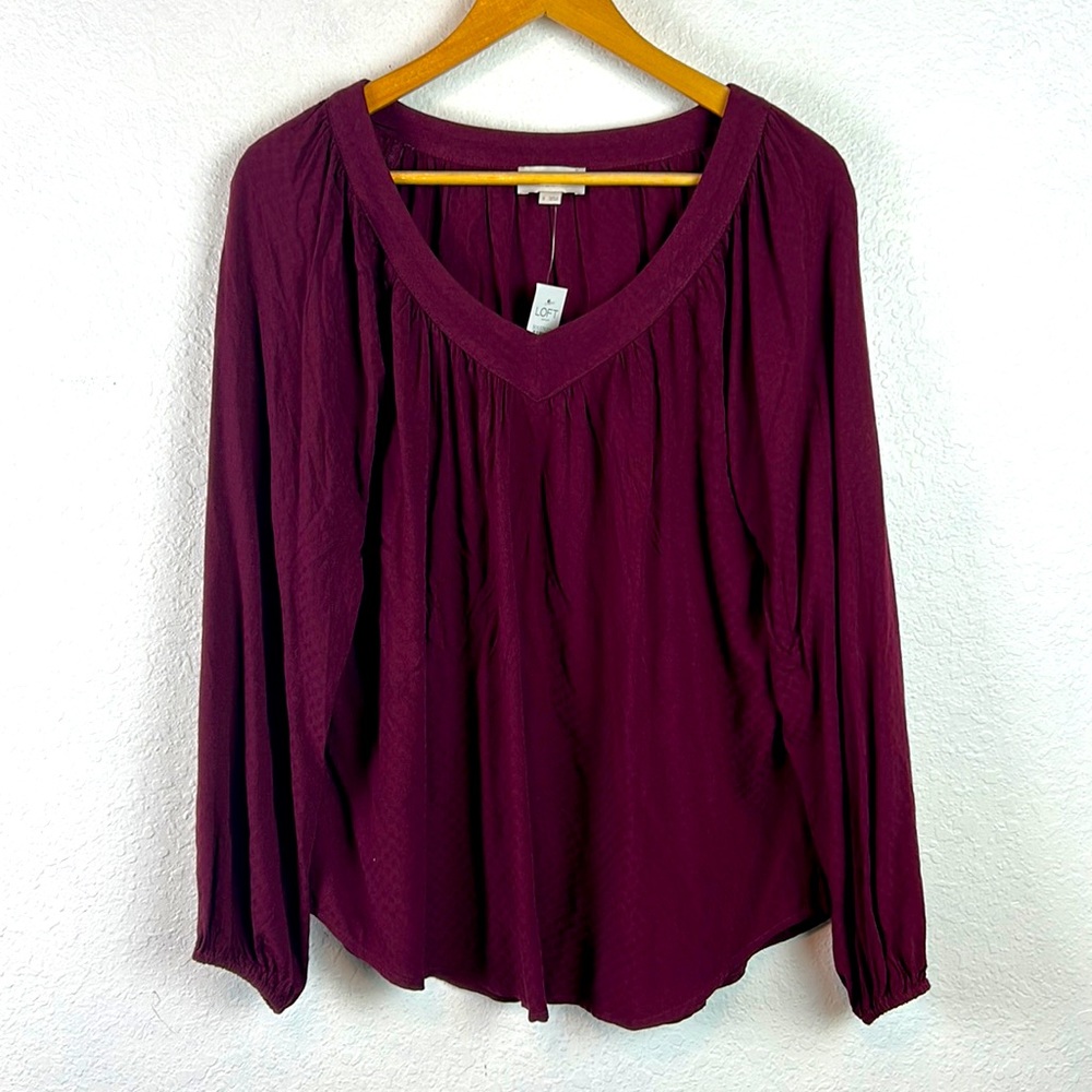 NWT Ann Taylor Loft merlot v-neck balloon sleeve top M - Picture 1 of 8